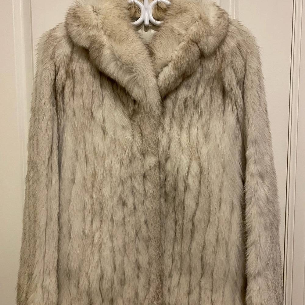 Saga Fox fur coat - size 10